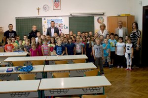 Slika Fotografije/Opcenite fotografije/02.09.2013. - GRADONACELNIK - PRVI RAZREDI/MS.JPG